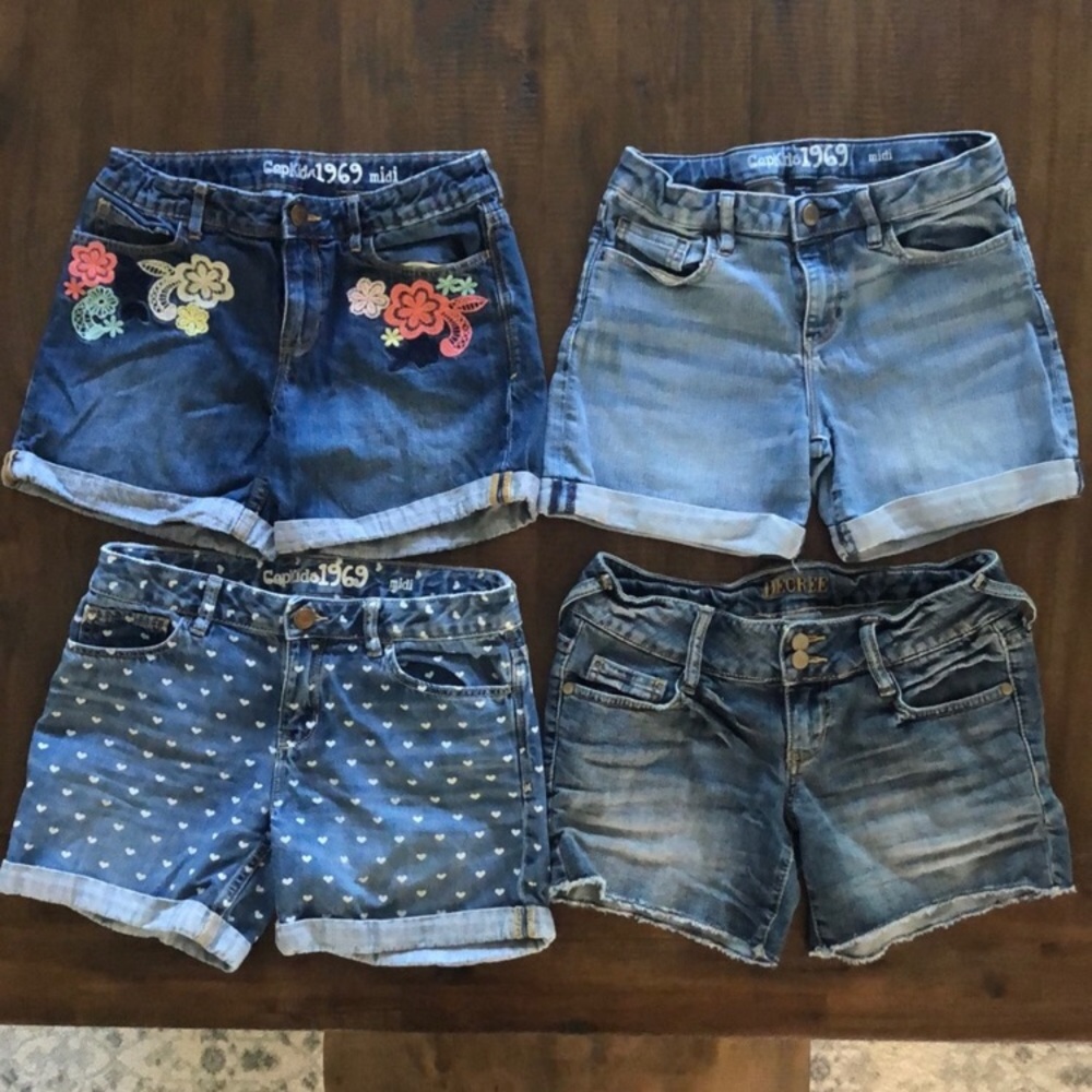 Bundle of 4 girls shorts: Cute!